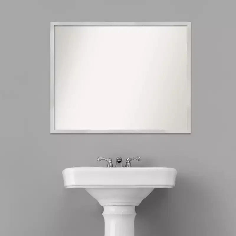 Specchio da parete per bagno in legno argento Svelte non smussato 30" x 24" - Amanti Art: Rettangolo moderno, montaggio a parete