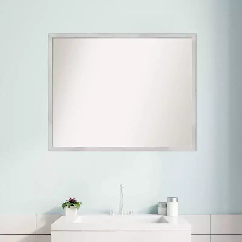 Specchio da parete per bagno in legno argento Svelte non smussato 30" x 24" - Amanti Art: Rettangolo moderno, montaggio a parete
