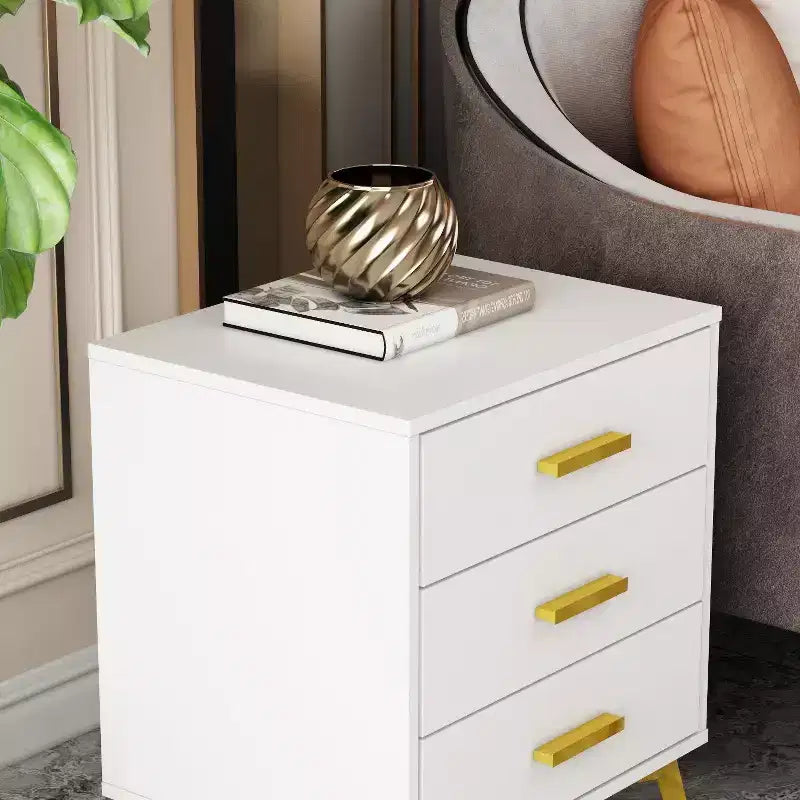 Comodino Famapy Chic Bianco: Contenitore Elegante con Dettagli Dorati