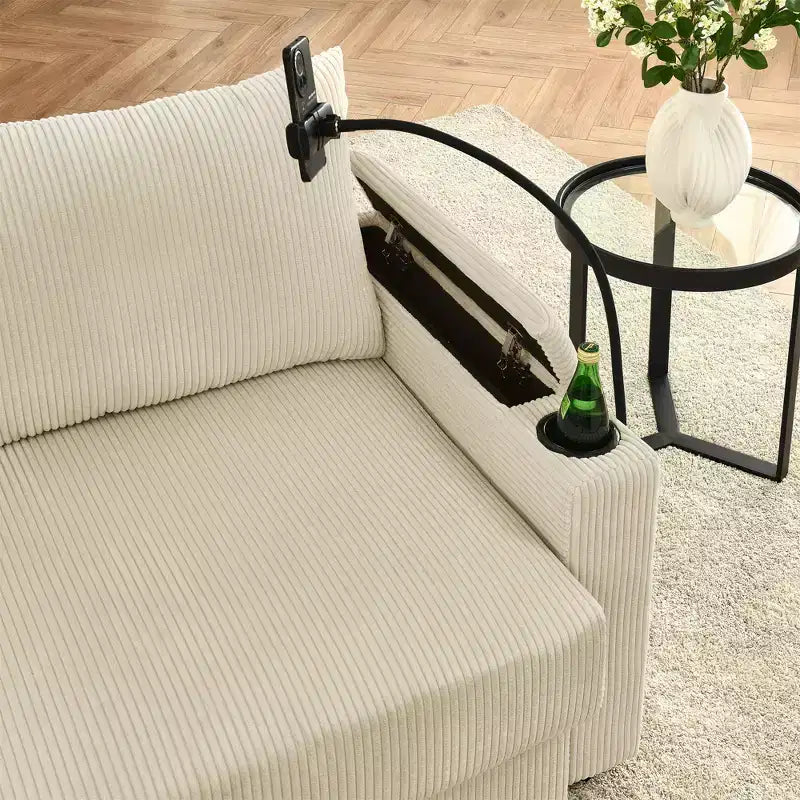 GDFStudio Rod Divano Moderno a 3 Posti in Velluto a Coste da 102 con Portabicchieri, Supporto per Cellulare, Vano Portaoggetti nel Bracciolo e Pouf