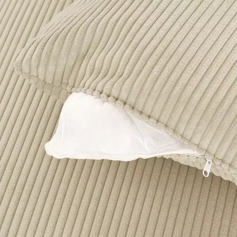 GDFStudio Rod Divano Moderno a 3 Posti in Velluto a Coste da 102 con Portabicchieri, Supporto per Cellulare, Vano Portaoggetti nel Bracciolo e Pouf