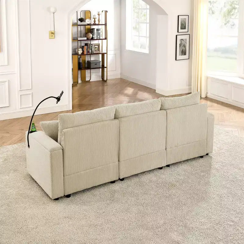 GDFStudio Rod Divano Moderno a 3 Posti in Velluto a Coste da 102 con Portabicchieri, Supporto per Cellulare, Vano Portaoggetti nel Bracciolo e Pouf