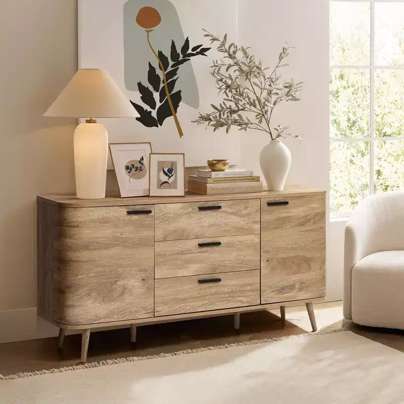 Mobile credenza LuxenHome con ante e cassetti, cassettiera accentata in legno multistrato di rovere naturale larga 59'' con 2 ante e 3 cassetti