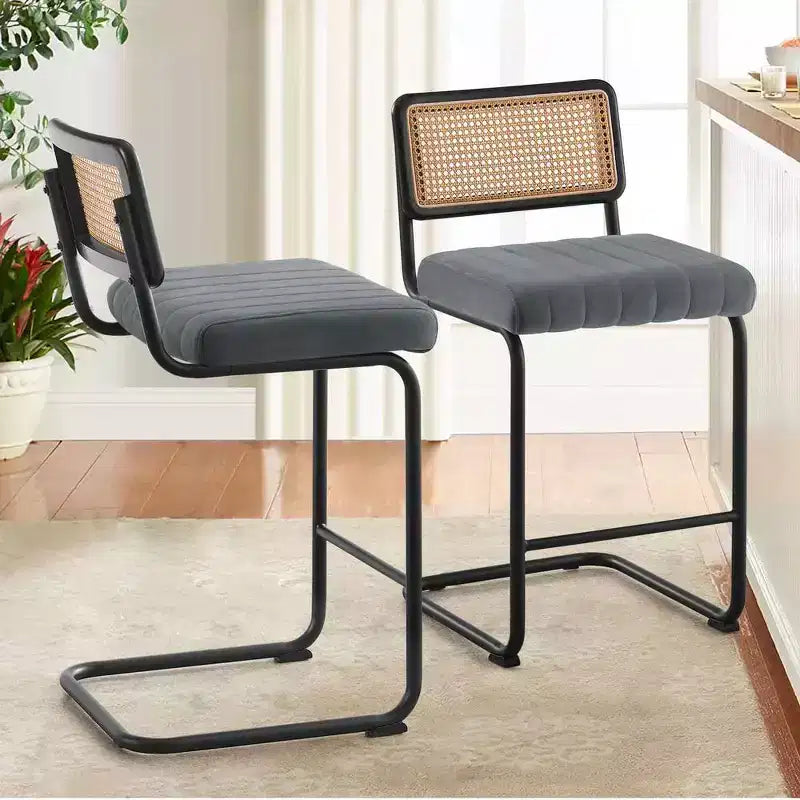 Bekrvio 26 Sgabelli da Bar Altezza Contatore - Rattan, Rivestimento in Velluto con Schienale in Cannetta & Struttura in Metallo, Sgabelli da Cucina Moderni di Metà Secolo per Isola da Cucina