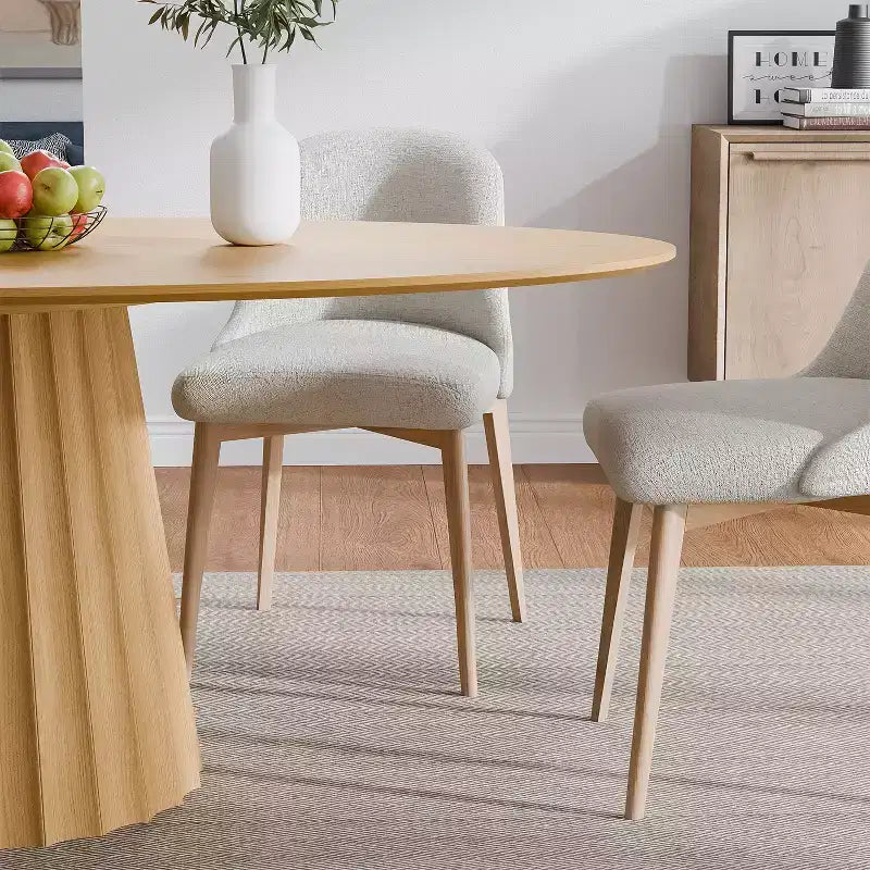 Tavolo da pranzo ovale in legno massello 67x33,5 con elegante base affusolata per 6 persone