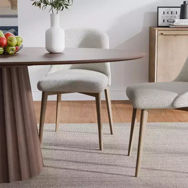 Tavolo da pranzo ovale in legno massello 67x33,5 con elegante base affusolata per 6 persone