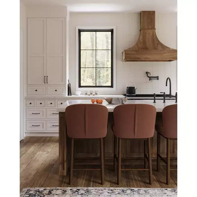 Sgabello da bancone Maven Lane Gia con rivestimento in tessuto 26