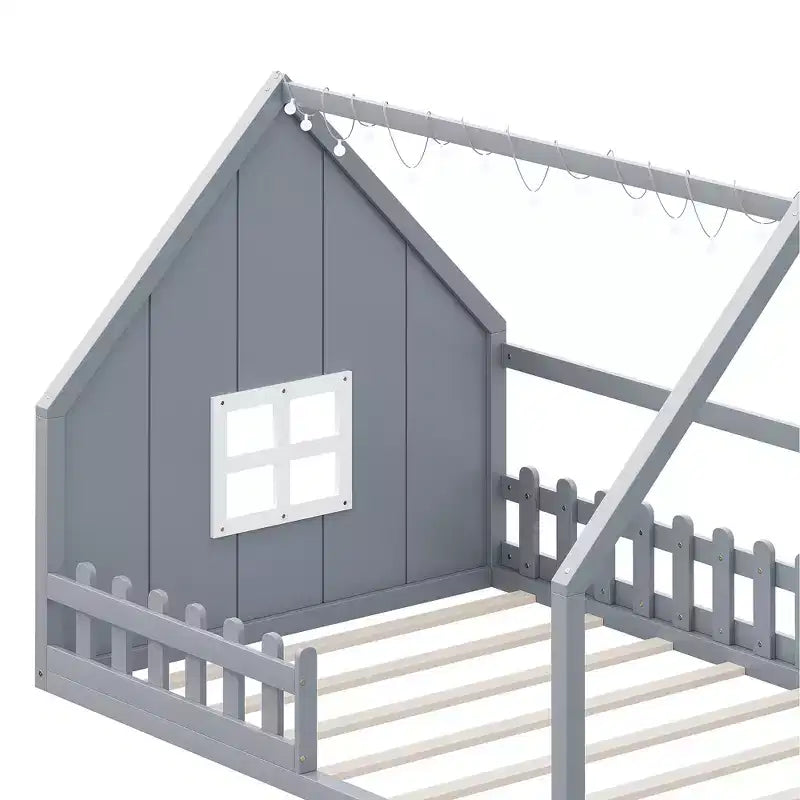 Letto a casetta in legno di dimensioni standard Whisen con finestra e recinzione