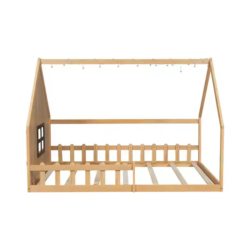 Letto a casetta in legno di dimensioni standard Whisen con finestra e recinzione