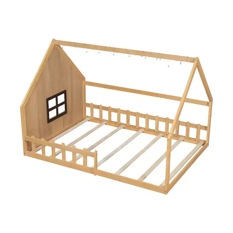 Letto a casetta in legno di dimensioni standard Whisen con finestra e recinzione