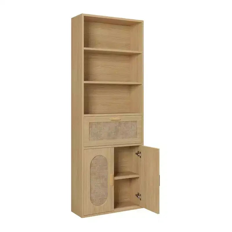 Vetrina Karl Home in rattan color cuoio con 3 ripiani, 1 cassetto, 2 ante, 180 cm H.