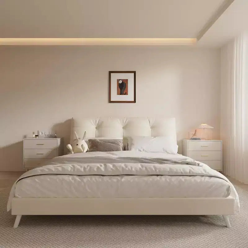 Comodino con 3 cassetti con maniglie e gambe dorate, Comodino in legno con superficie effetto lino, Cassettiera bianca, Tavolino d'appoggio