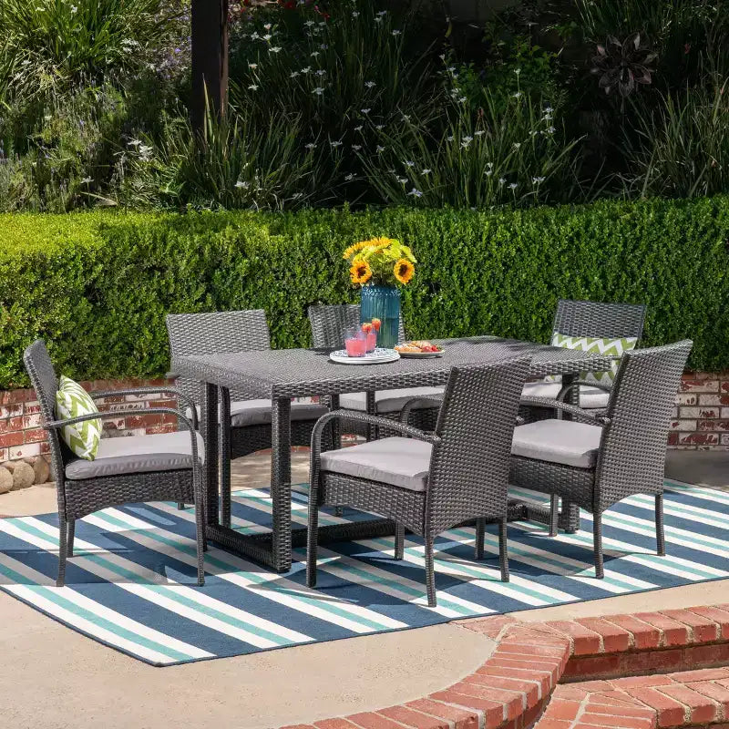 Christopher Knight Home Harlowe Set da Pranzo da Esterno a 7 Pezzi in Vimini con Cuscini