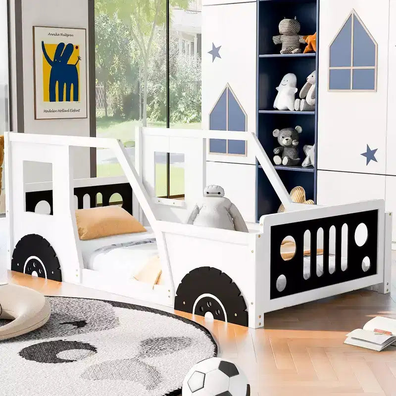 Okak Letto con Rotelle in Legno, Design Classico a Forma di Macchina, con Spondine di Sicurezza per Bambini, Struttura Robusta Senza Rumore, Montaggio Facile, Bianco