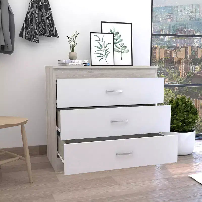 Comò alto moderno minimalista Okak a 5 cassetti con maniglie in metallo e cassetto superiore con chiusura, cassettiera per camera da letto, ingresso
