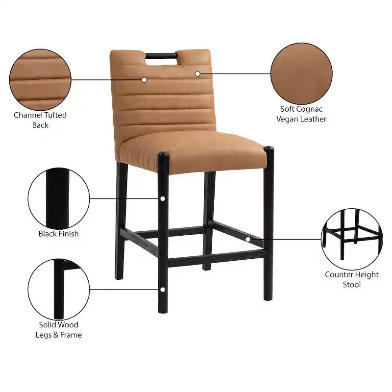 Meridian Furniture, Sgabello da bancone Aimee in pelle vegana color cognac