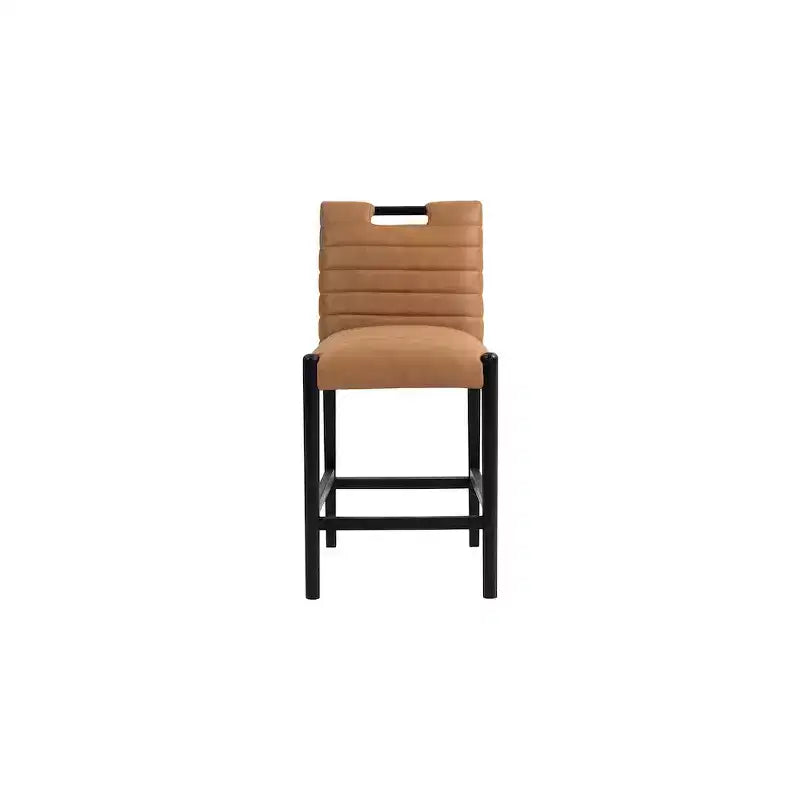 Meridian Furniture, Sgabello da bancone Aimee in pelle vegana color cognac