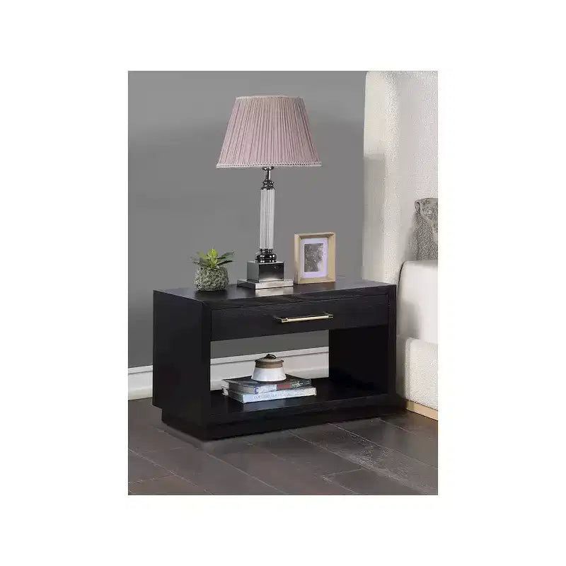 Meridian Furniture, Comodino impiallacciato in legno Avery