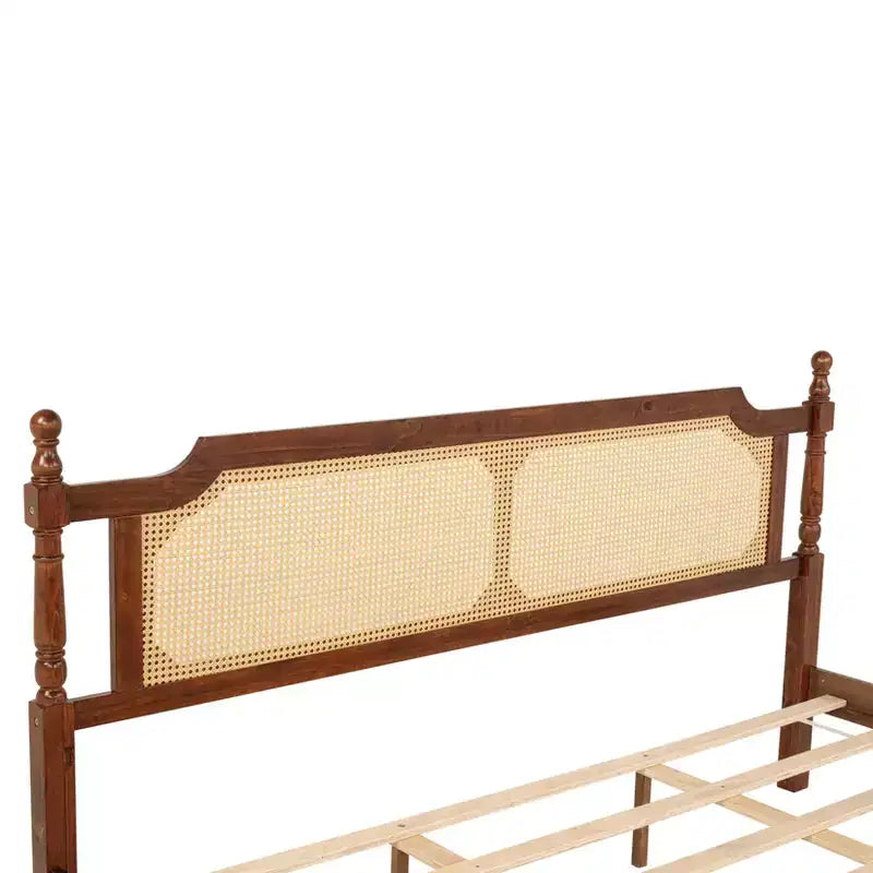 MAYEERTY Letto King in Legno di Pino con Testiera e Pediera in Rattan Marrone