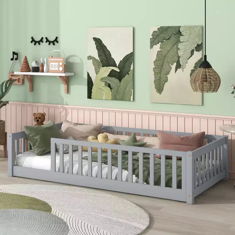 Letto a terra matrimoniale MAYEERTY con recinzione senza porta, spondine in legno di gomma grigio