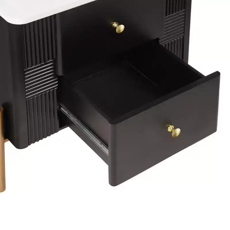 Comodino moderno minimalista Whisen con 2 cassetti, maniglie e gambe in metallo dorato, design con texture unica