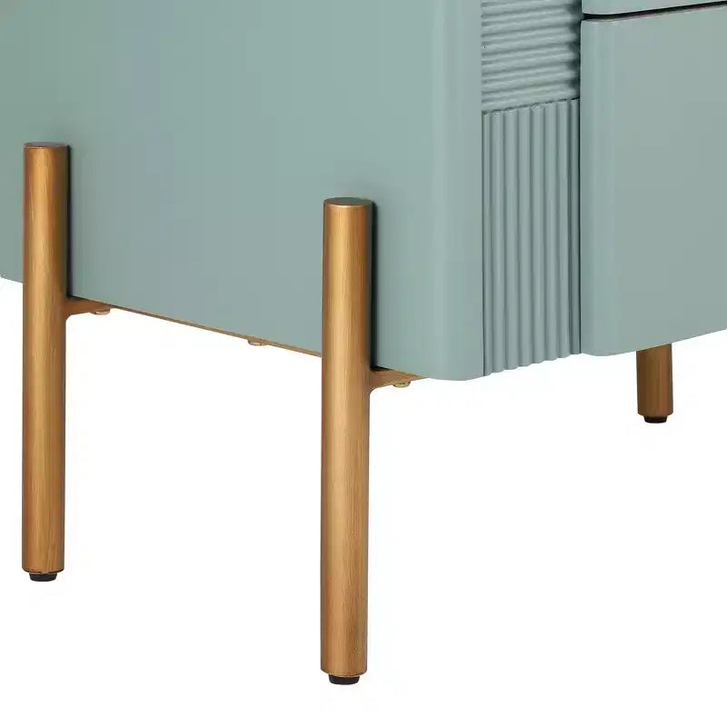 Comodino moderno minimalista Whisen con 2 cassetti, maniglie e gambe in metallo dorato, design con texture unica