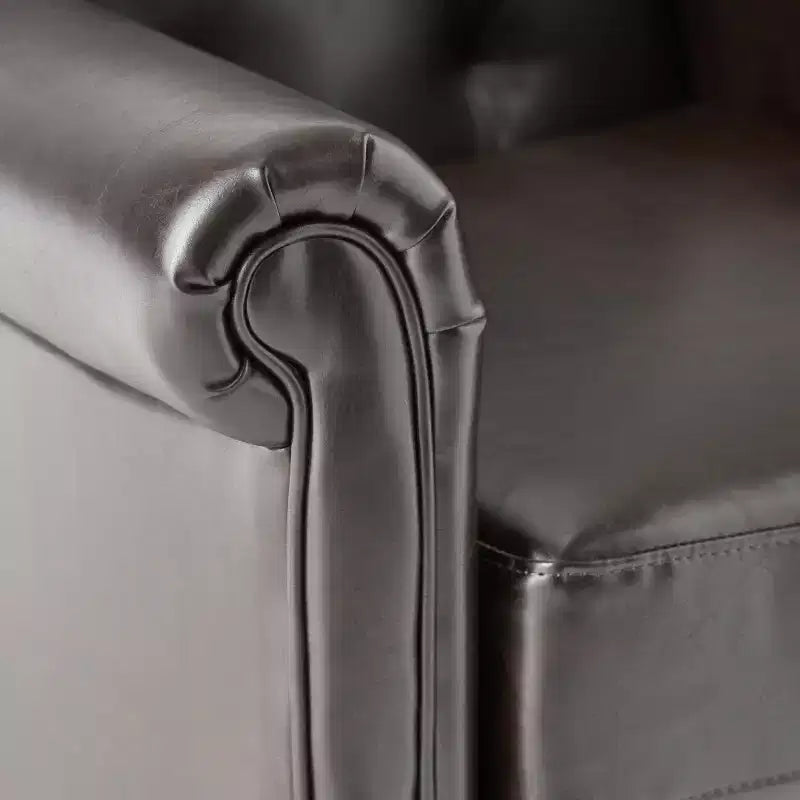 Christopher Knight Home Veronica Poltrona chesterfield contemporanea in pelle rigenerata con braccioli arrotolati