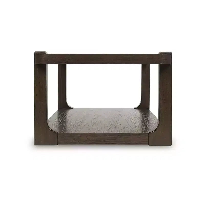 Signature Design by Ashley Breckington Tavolino da caffè - Finitura in legno marrone scuro con rotelle, ripiano inferiore portaoggetti