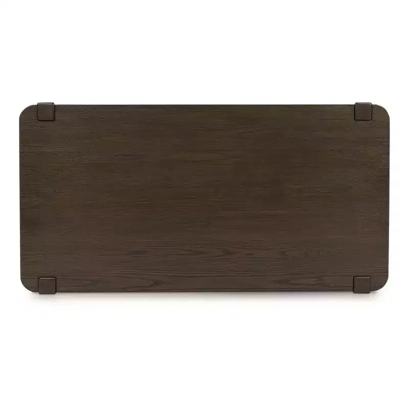 Signature Design by Ashley Breckington Tavolino da caffè - Finitura in legno marrone scuro con rotelle, ripiano inferiore portaoggetti