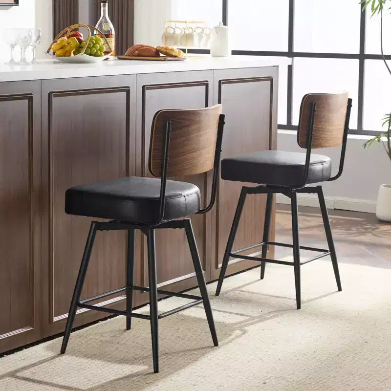 Karl Home Set di 2 sgabelli da bar con schienale curvo in pelle PU nera, base in ferro, girevole