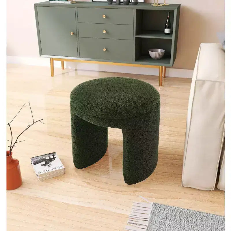 Meridian Furniture, Pouf/Sgabello Bowen in Tessuto Orsetto Finto Shearling