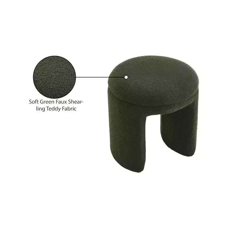 Meridian Furniture, Pouf/Sgabello Bowen in Tessuto Orsetto Finto Shearling