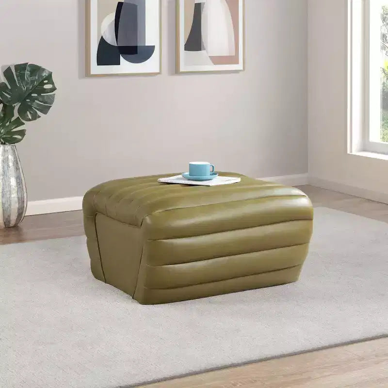 Meridian Furniture, Pouf Vega in pelle vegana