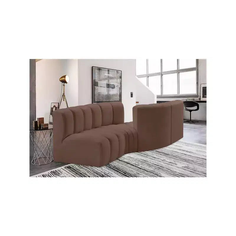Meridian Furniture, divano modulare Arc in pelle vegana marrone