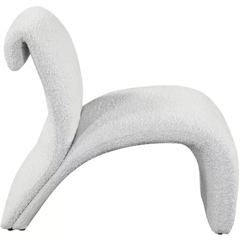 Meridian Furniture, Poltrona Accent Mulberry in Tessuto Bouclé