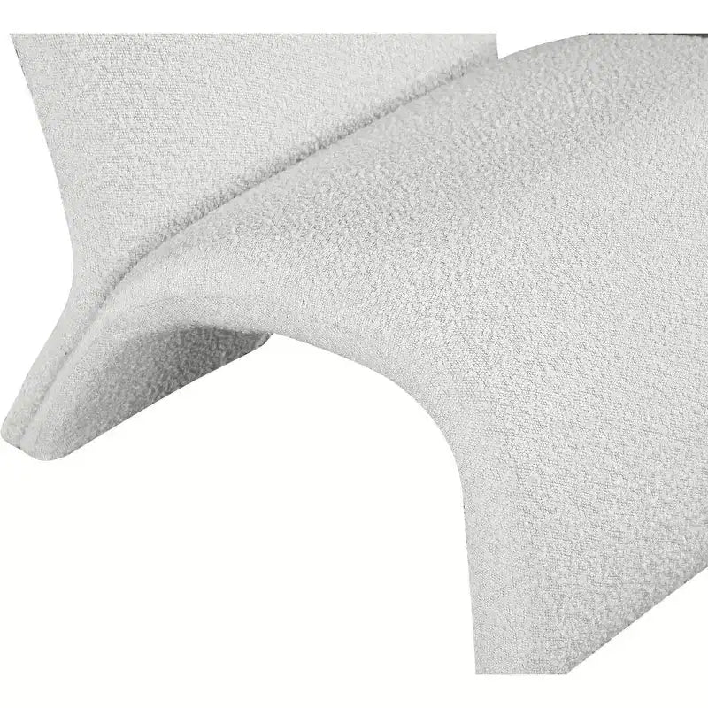 Meridian Furniture, Poltrona Accent Mulberry in Tessuto Bouclé