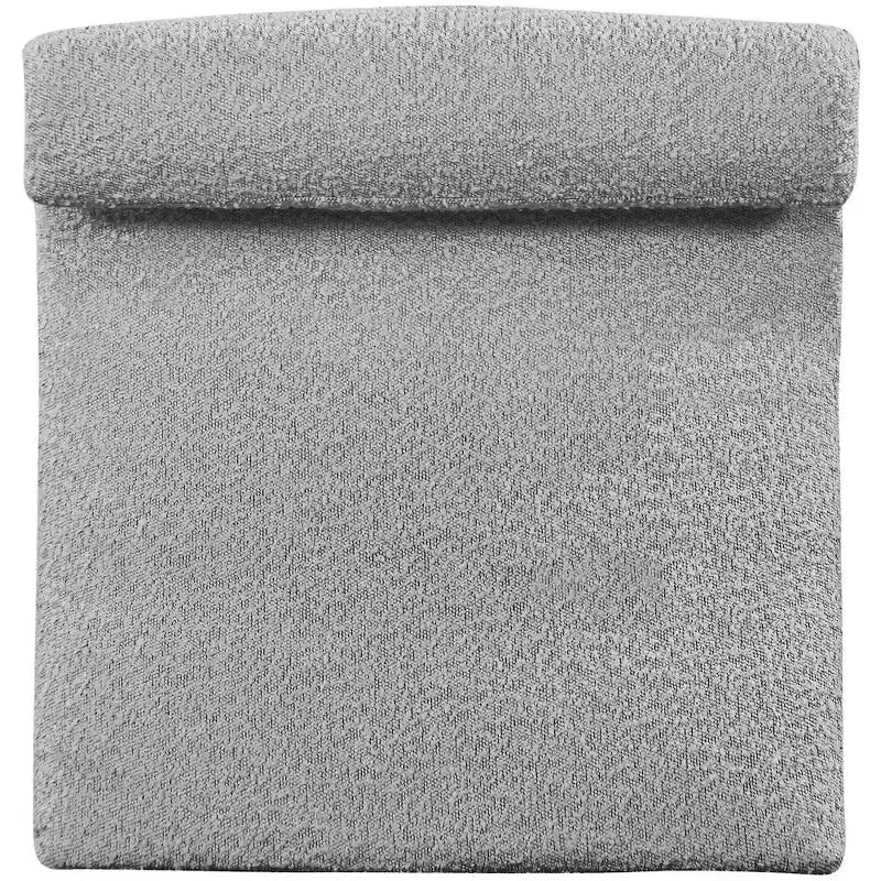 Meridian Furniture, Poltrona Accent Mulberry in Tessuto Bouclé