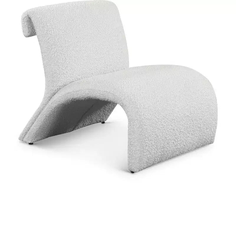 Meridian Furniture, Poltrona Accent Mulberry in Tessuto Bouclé