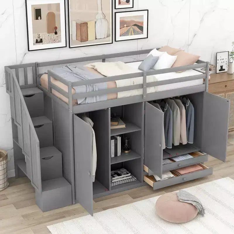 Letto a soppalco funzionale per cameretta con armadi e mensole, struttura in legno con scaletta contenitore e 2 cassetti