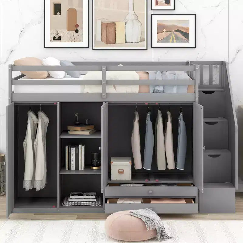 Letto a soppalco funzionale per cameretta con armadi e mensole, struttura in legno con scaletta contenitore e 2 cassetti