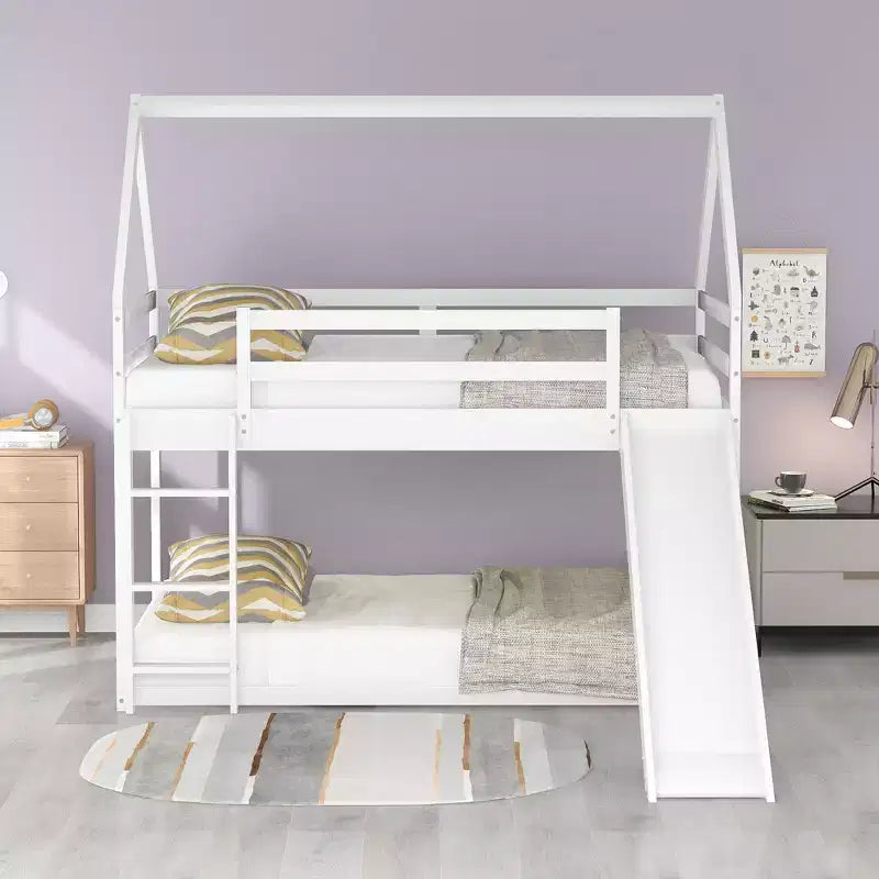Letto a castello Twin su Twin a pavimento, letto a castello a casetta Twin Size con scivolo, scaletta, spondina e tetti per bambine e bambini