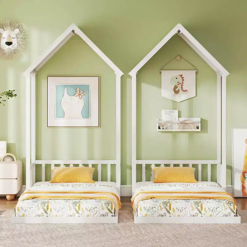 Costway Letto a Casetta per Bambini, Lettino Montessori a Pavimento con Tetto a Forma di Casetta e Mezza Recinzione, Naturale/Bianco/Grigio