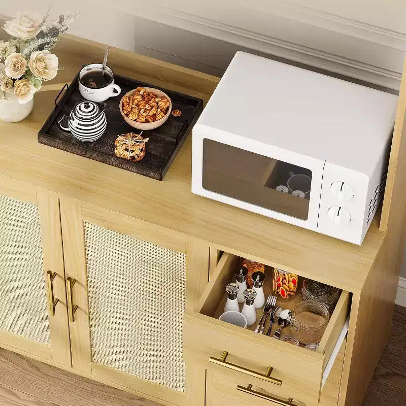 Acekool 71 Mobile Dispensa da Cucina Alta in Rattan, Credenza Boho con Ripiano per Microonde, Cassetti, Ganci, Mobile Contenitore per Sala da Pranzo, Naturale