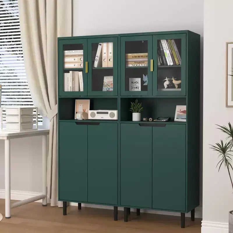 Libreria alta Okak con ripiani regolabili, scaffale autoportante con 4 ante in vetro temperato, vetrina per soggiorno, ufficio, verde