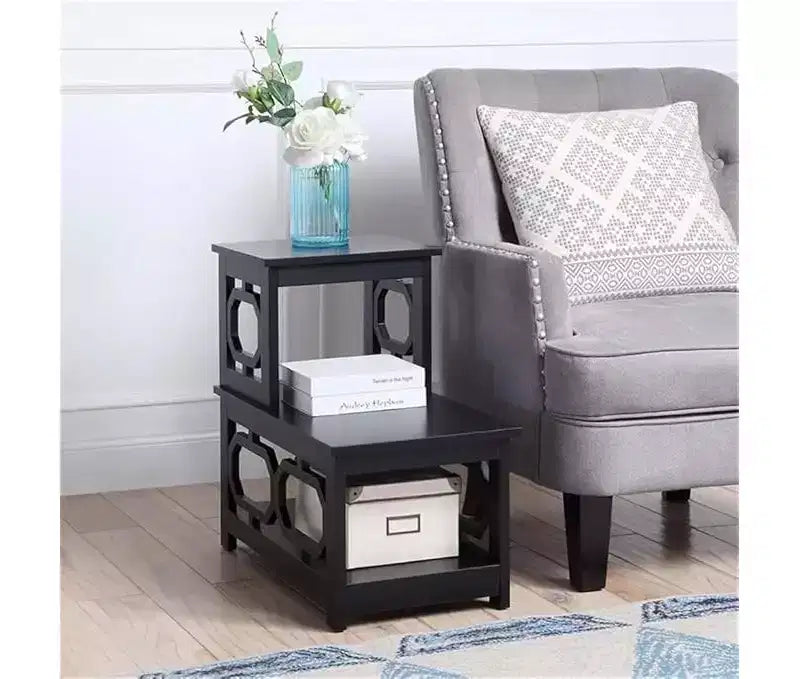 Tavolino da salotto HomeStock Belmont a 2 ripiani con design a L contemporaneo, ripiani portaoggetti a tre livelli per soggiorno o ufficio domestico