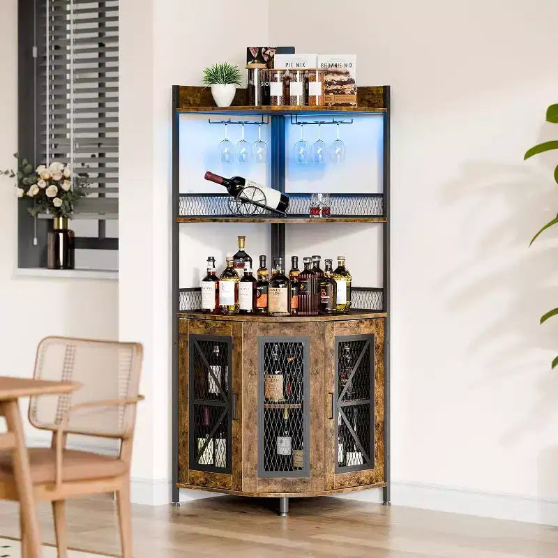 Mobile bar angolare alto 64 pollici con striscia LED, mobile bar industriale a 5 ripiani con presa di corrente e portabicchieri, mobile portavino per bar di casa, per la casa