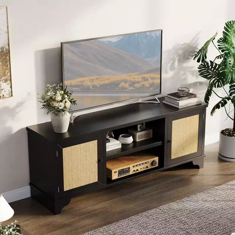 Mobile TV in rattan per TV fino a 70 pollici, consolle multimediale in legno con armadietti e ripiani aperti, elegante centro di intrattenimento per soggiorno