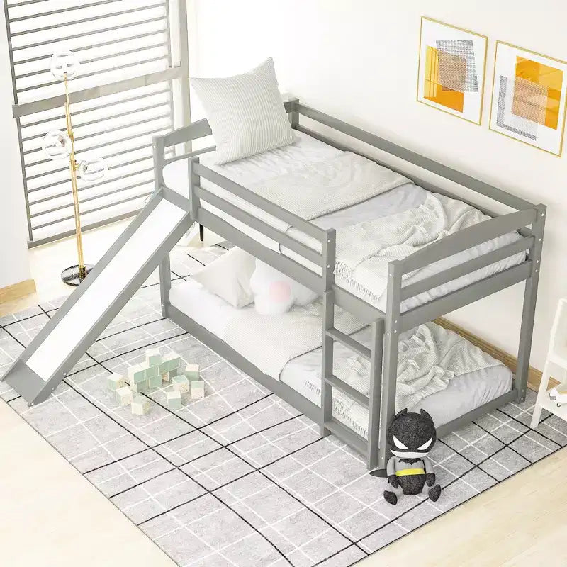 Letto a castello basso con scivolo, letto a castello singolo su singolo con scivolo e scaletta convertibili, struttura letto a castello a pavimento per bambini