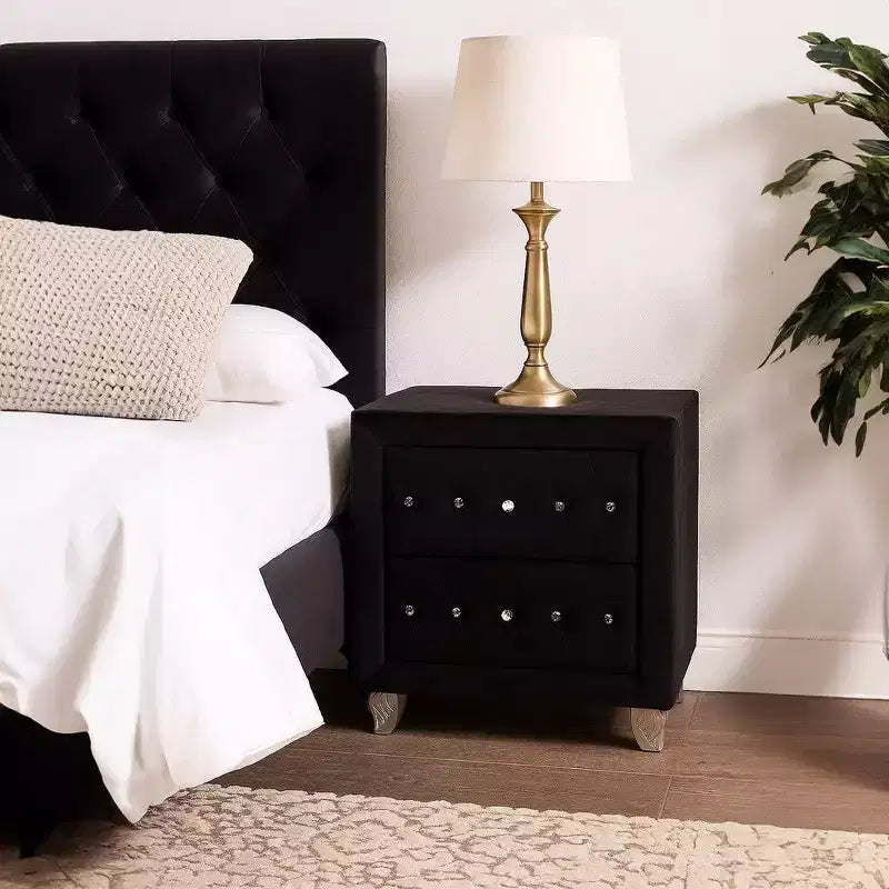 Comodino Royal Hampton, 2 cassetti con pomelli in cristallo, Rivestimento in velluto nero