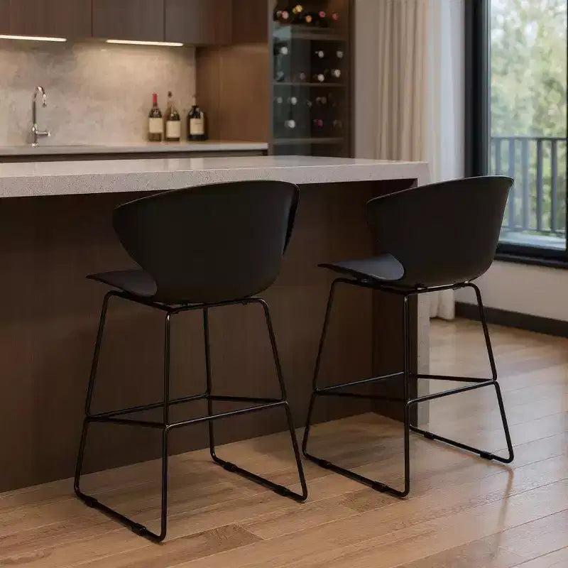 HomeRoots, set di due sgabelli da bar neri da 76 cm con schienale basso in plastica e metallo, ad altezza bar
